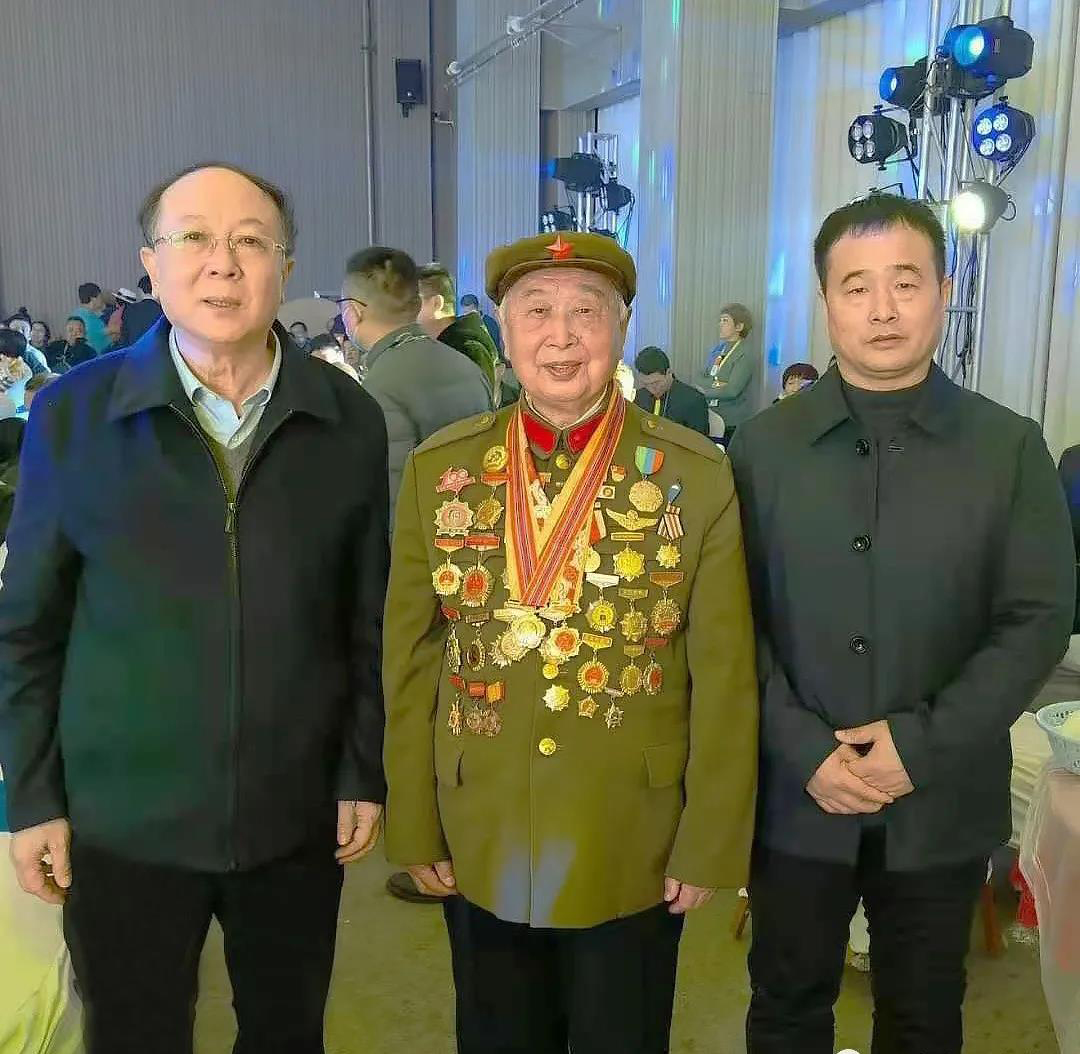 行車(chē)滑觸線指示燈性能特點(diǎn)